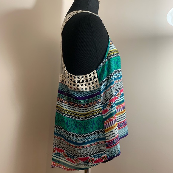 Patterned Crochet Racerback Tank - Picture 3 of 4